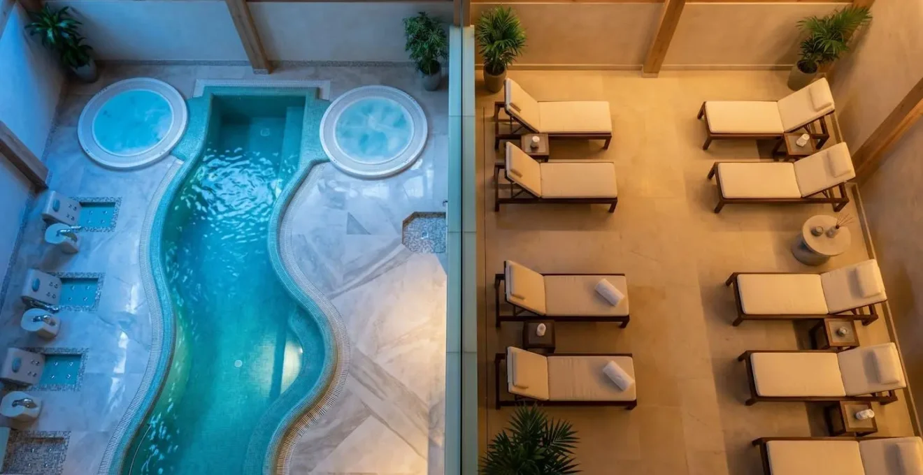 Plan architectural d'un spa montrant la séparation des zones sèches et humides avec des codes couleurs distinctifs